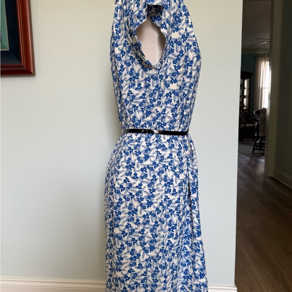 Blue Floral V-Neck Midi Dress by - Picture 2 of 6